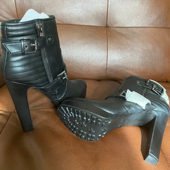 Guess Boots - Picture 2 of 2